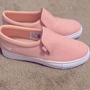 Nike Canvas slip on!! Pink size 7